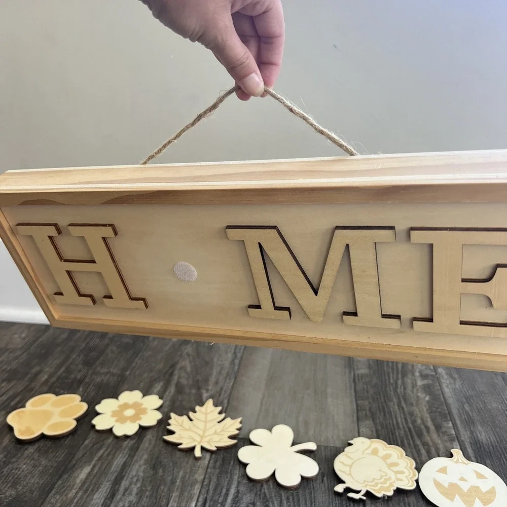 Interchangeable Home Wall Sign‎ with 18 Pcs Seasonal Icons Wooden Paint Yourself